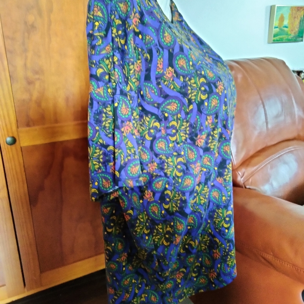LuLaRoe Top. 'Irma'